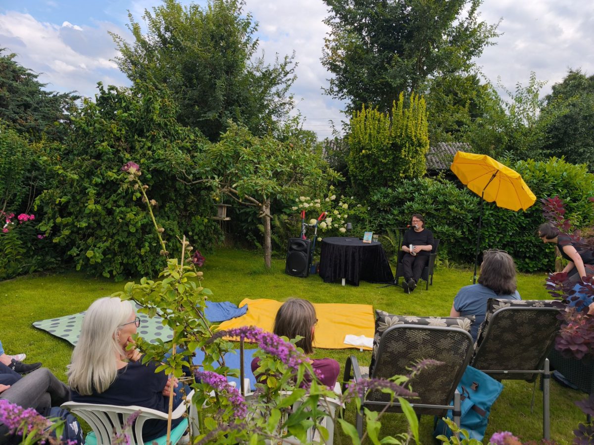Krimilesung im Schrebergarten - August 2025